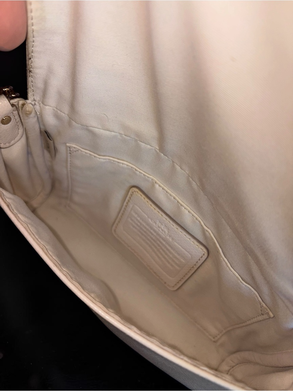 Coach Cream Shoulder Bag with Interior Patch Logo - Picture 8 of 8